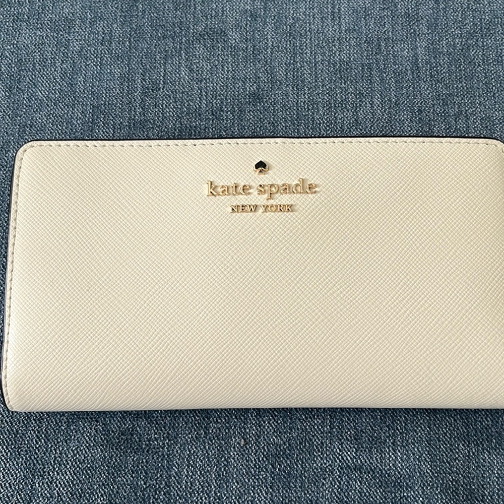Kate spade Saffiano leather wallet cream/beige EUC